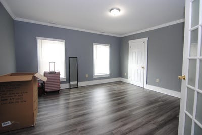 /international/us/22-beech-street-nashua-nh-110106474841/