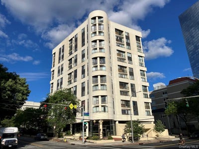 /international/us/10-cottage-place-white-plains-ny-110108848160/