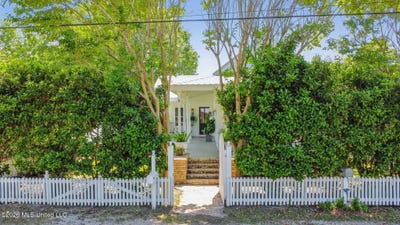 /international/us/328-easterbrook-street-bay-saint-louis-ms-110107435051/