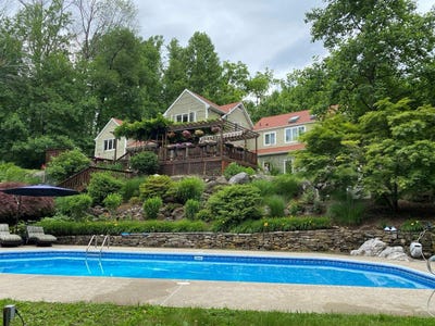 /international/us/36-chardavoyne-road-warwick-ny-110098001349/
