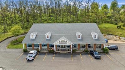 /international/us/800-spring-street-galena-il-110108359991/