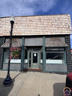 /international/us/607-s-topeka-ave-lyndon-ks-110107953807/