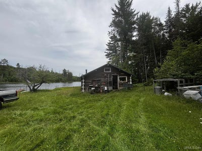 /international/us/5349-granite-lake-republic-mi-110101153583/