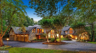 /international/us/536-springvale-road-great-falls-va-110102616954/
