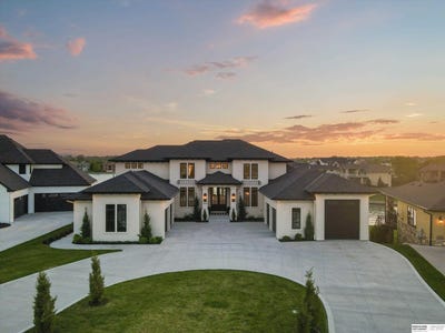 /international/us/12504-n-177th-circle-bennington-ne-110099188370/