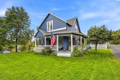 /international/us/302-w-church-uniontown-wa-110120460037/