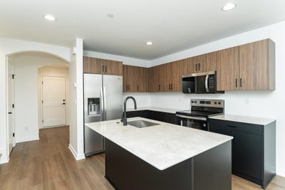 /international/us/1069-century-village-lane-ne-rochester-mn-110103124094/