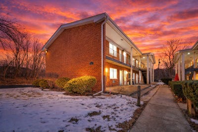 /international/us/327-n-princeton-avenue-villa-park-il-110108296500/