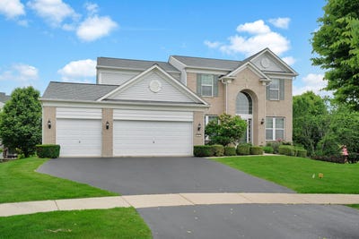 /international/us/321-parker-place-oswego-il-110119935113/