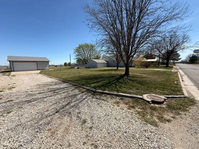/international/us/511-webb-st-ellsworth-ks-110107032205/