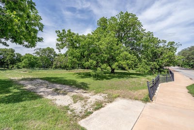 /international/us/700-main-st-liberty-hill-tx-110107823675/