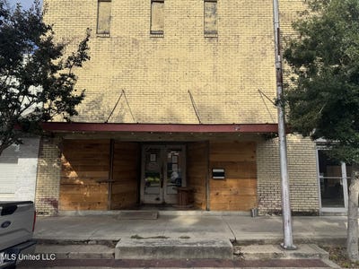 /international/us/112-court-avenue-indianola-ms-110108202974/