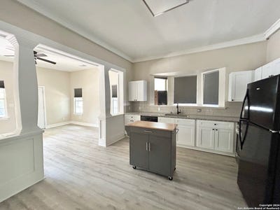 /international/us/1135-w-ridgewood-ct-san-antonio-tx-110107685347/