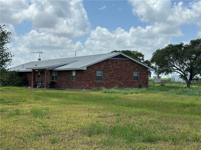 /international/us/7602-fm-796-skidmore-tx-110101477355/