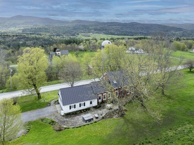/international/us/1463-blush-hill-road-waterbury-vt-110098419576/