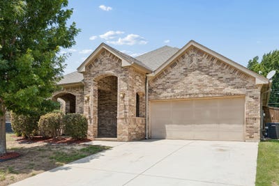 /international/us/425-corriente-trail-azle-tx-110108984974/