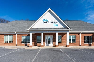 /international/us/100-red-oak-dr-staunton-va-110106615678/