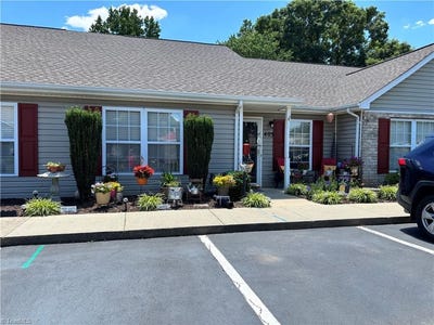 /international/us/403-campbell-gardens-road-kernersville-nc-110108845750/