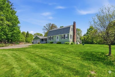 /international/us/20-high-range-road-londonderry-nh-110108492284/