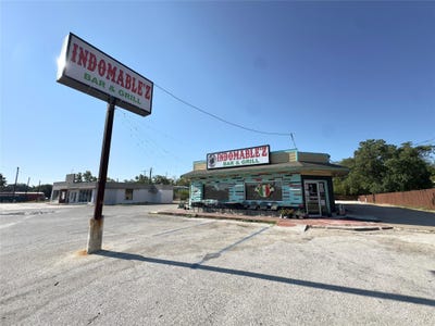 /international/us/1212-e-pierce-st-luling-tx-110102385162/