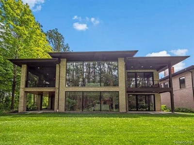 /international/us/cranbrook-trail-orchard-lake-village-mi-110095112394/