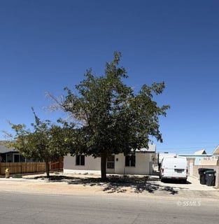 /international/us/729-n-sanders-st-ridgecrest-ca-110101359111/