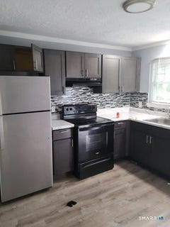 /international/us/50-angel-drive-waterbury-ct-110105805170/