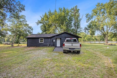 /international/us/58730-ash-road-three-rivers-mi-110101091579/