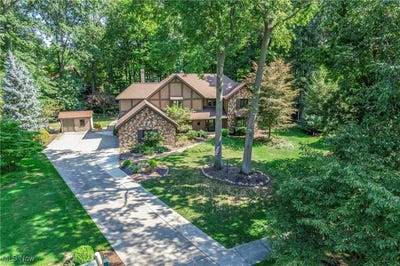 /international/us/169-plymouth-drive-bay-village-oh-110098139707/