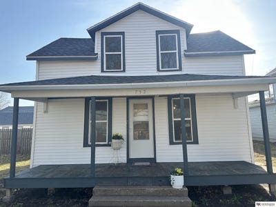 /international/us/732-n-grant-street-fremont-ne-110106704255/