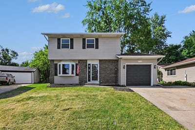 /international/us/715-evergreen-court-romeoville-il-110108539560/