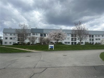 /international/us/3-admiralty-drive-middletown-ri-110107437124/