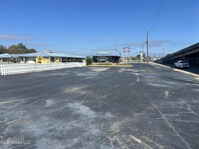 /international/us/3635-14th-street-pascagoula-ms-110104509736/