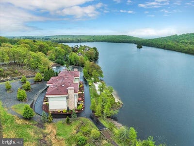 /international/us/320-hummingbird-way-lake-harmony-pa-110099555973/