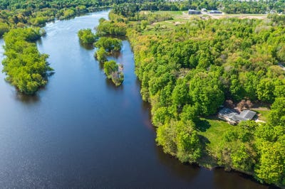 /international/us/2611-bayshore-drive-wausau-wi-110108267073/