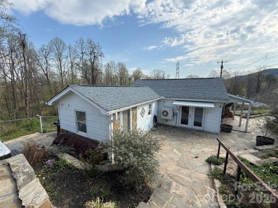 /international/us/119-seagle-street-marion-nc-110106752953/