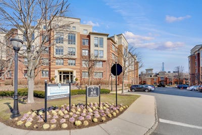 /international/us/24-avenue-at-port-imperial-west-new-york-nj-110108542860/