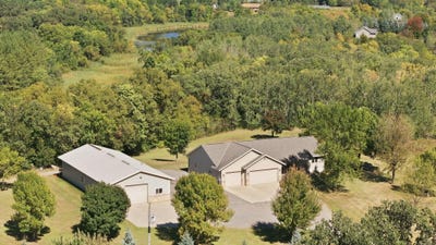 /international/us/20926-fruitwood-road-richmond-mn-110120042922/