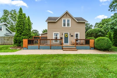 /international/us/1135-court-street-adel-ia-110100451830/