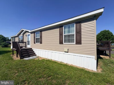 /international/us/86-apollo-court-martinsburg-wv-110108610185/