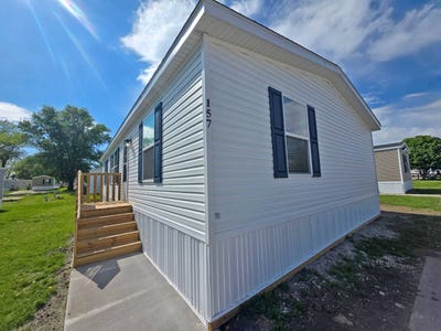 /international/us/781-west-walcott-road-walcott-ia-110107895743/