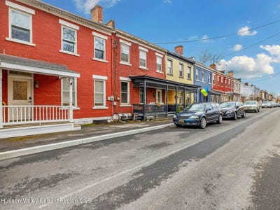/international/us/27-brick-row-street-athens-ny-110098525278/