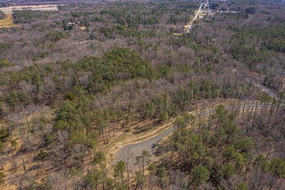 /international/us/8-irvington-road-white-stone-va-110103317851/