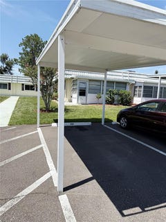 /international/us/1801-bedford-terrace-sun-city-center-fl-110101196596/