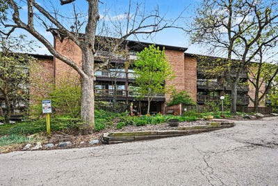 /international/us/5700-hillcrest-lane-lisle-il-110107537511/