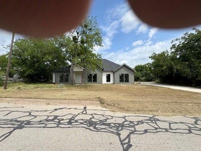 /international/us/1011-holden-street-glen-rose-tx-110100329785/?lang=zh-tw