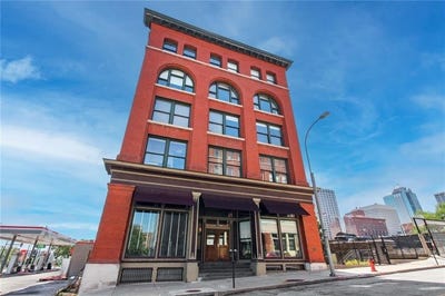 /international/us/609-central-street-kansas-city-mo-110107726883/