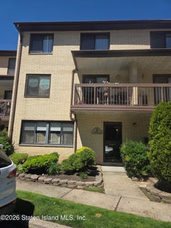 /international/us/14-windham-loop-staten-island-ny-110107985767/