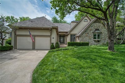 /international/us/68-le-mans-court-prairie-village-ks-110107721398/