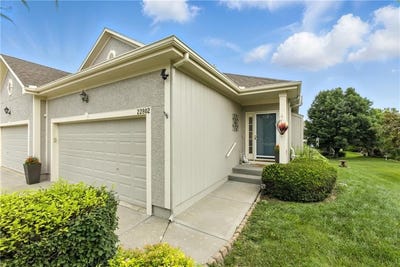 /international/us/22802-w-72nd-terrace-shawnee-ks-110100345277/